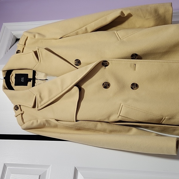 BNWT! River island Cream Coat in M - Picture 7 of 8